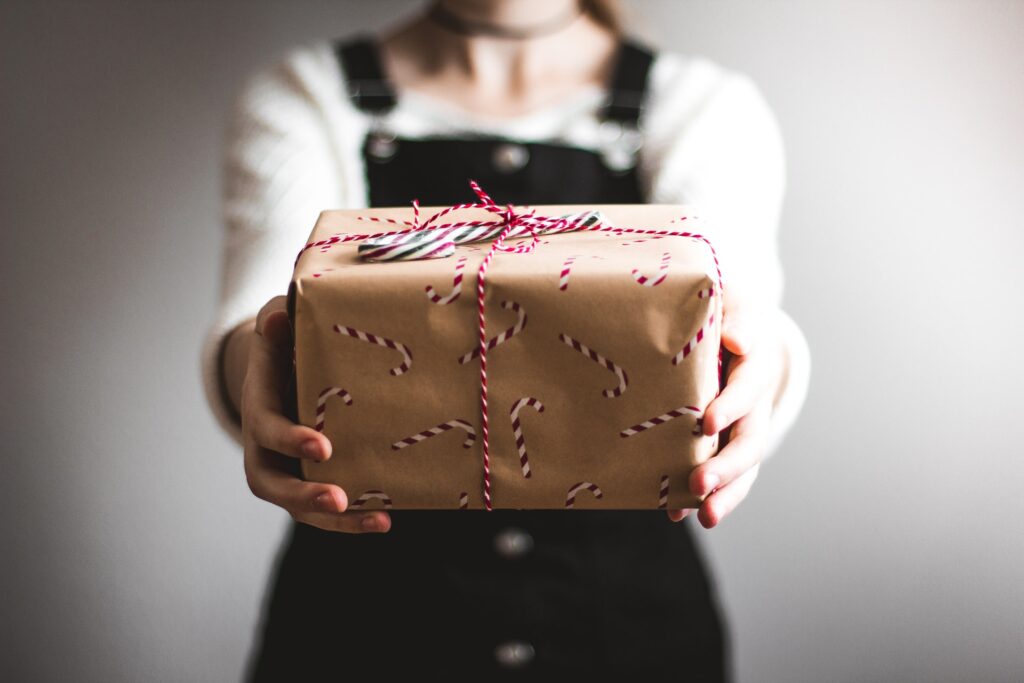Simple Tips For Wrapping The Perfect Present The Purvue